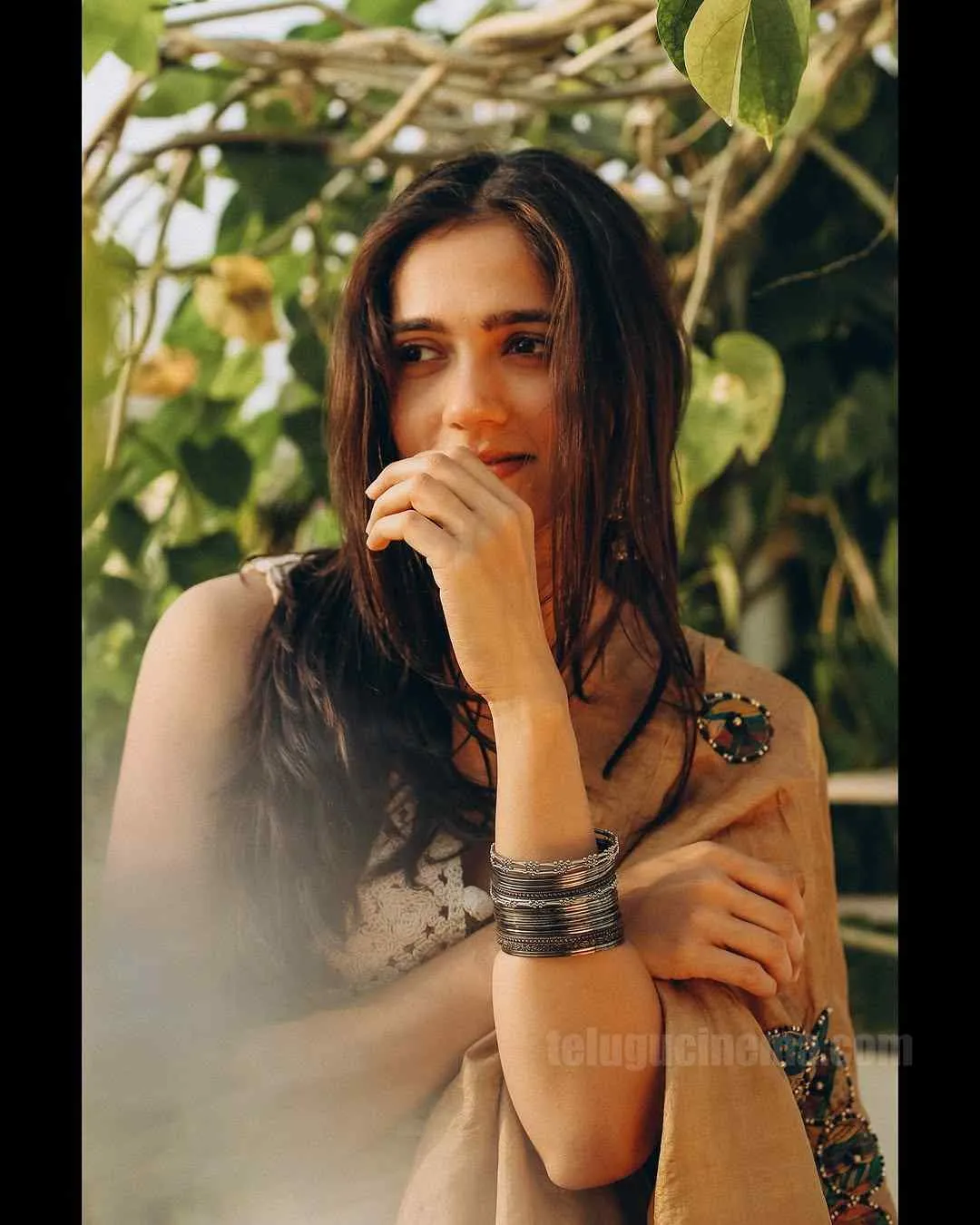 Simran Choudhary Pose