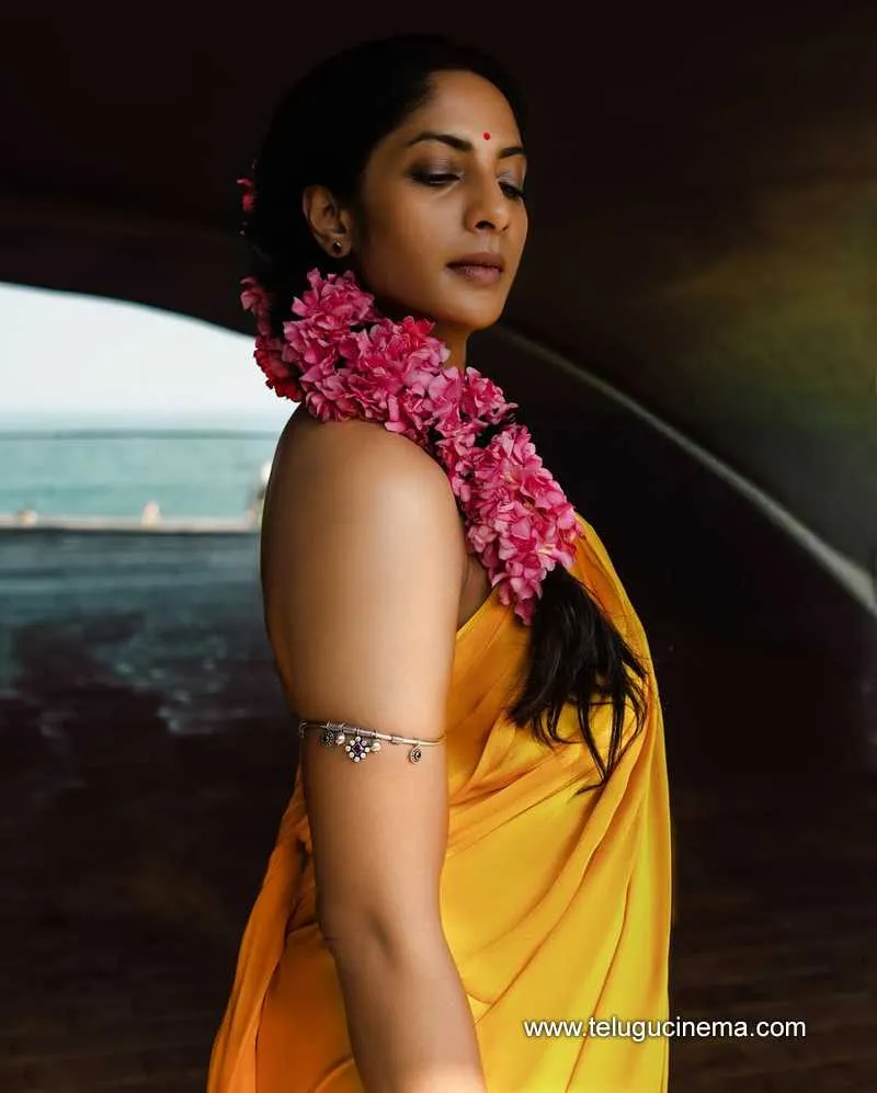 Siyareddy Stills 21042501