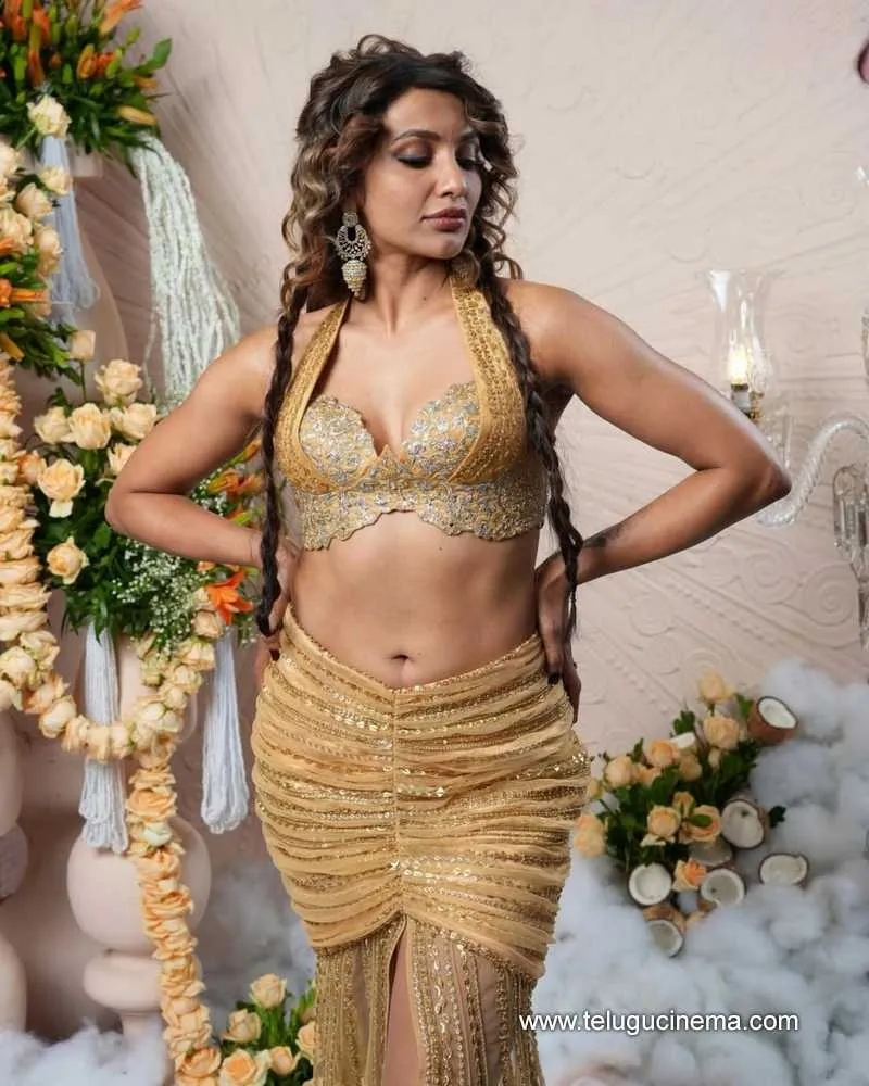 Tejaswi Stills 14042501
