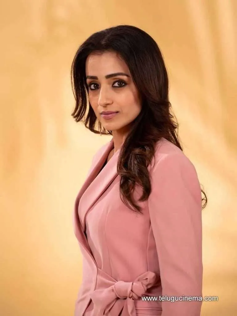 Trisha Stills 22042501