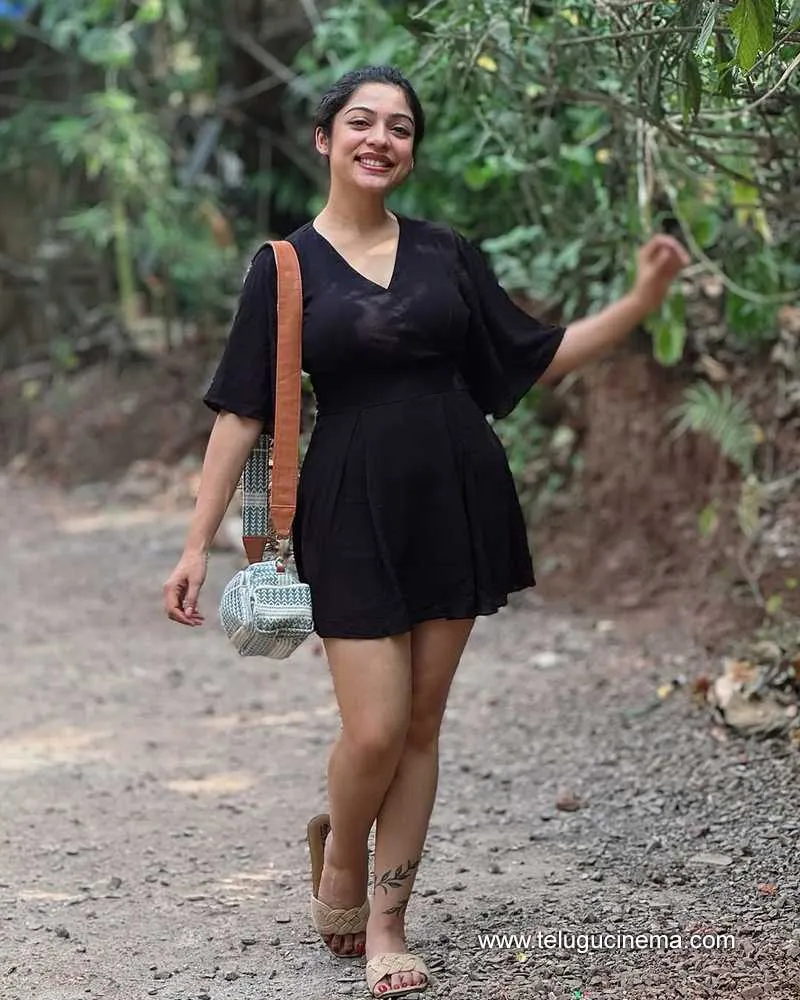 Varsha Stills 16042501