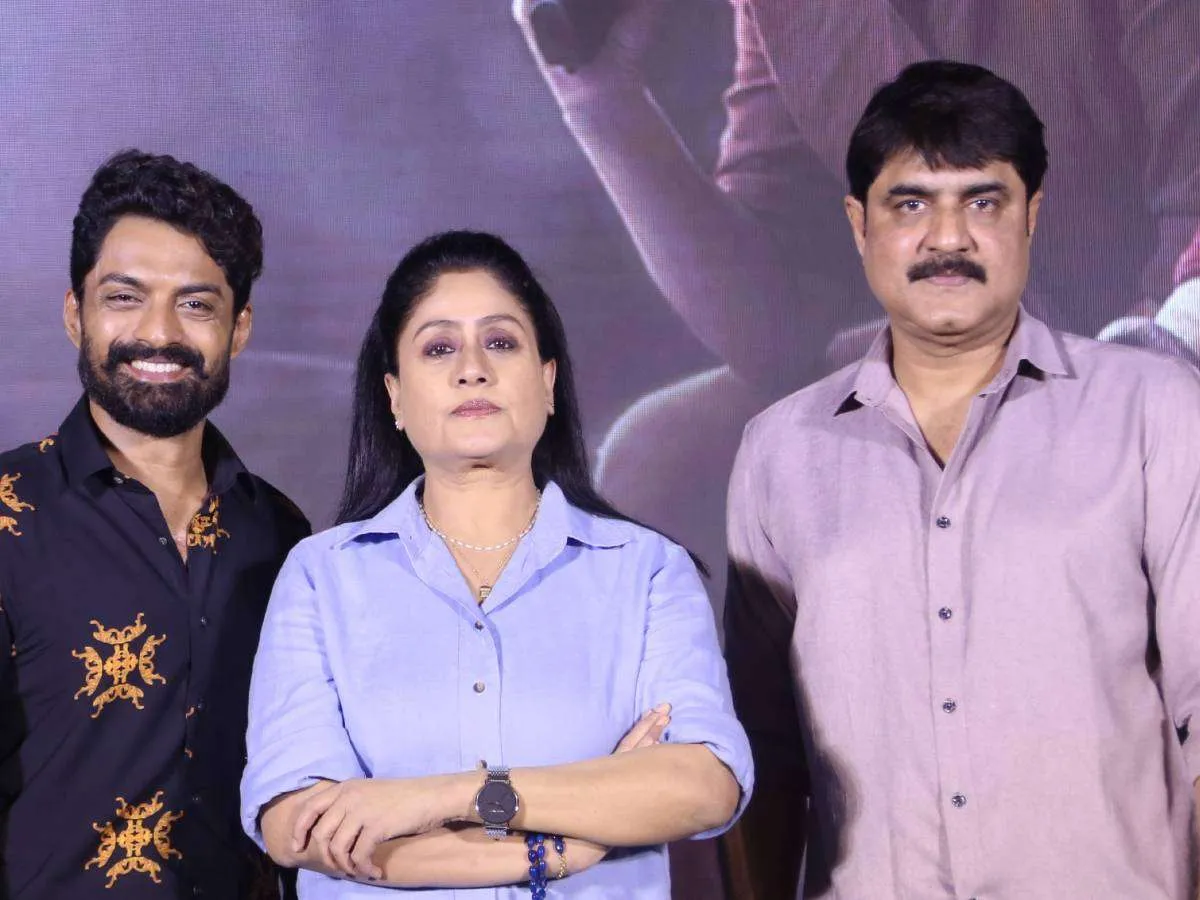 Kalyan Ram and Vijayashanthi along with Srikanth