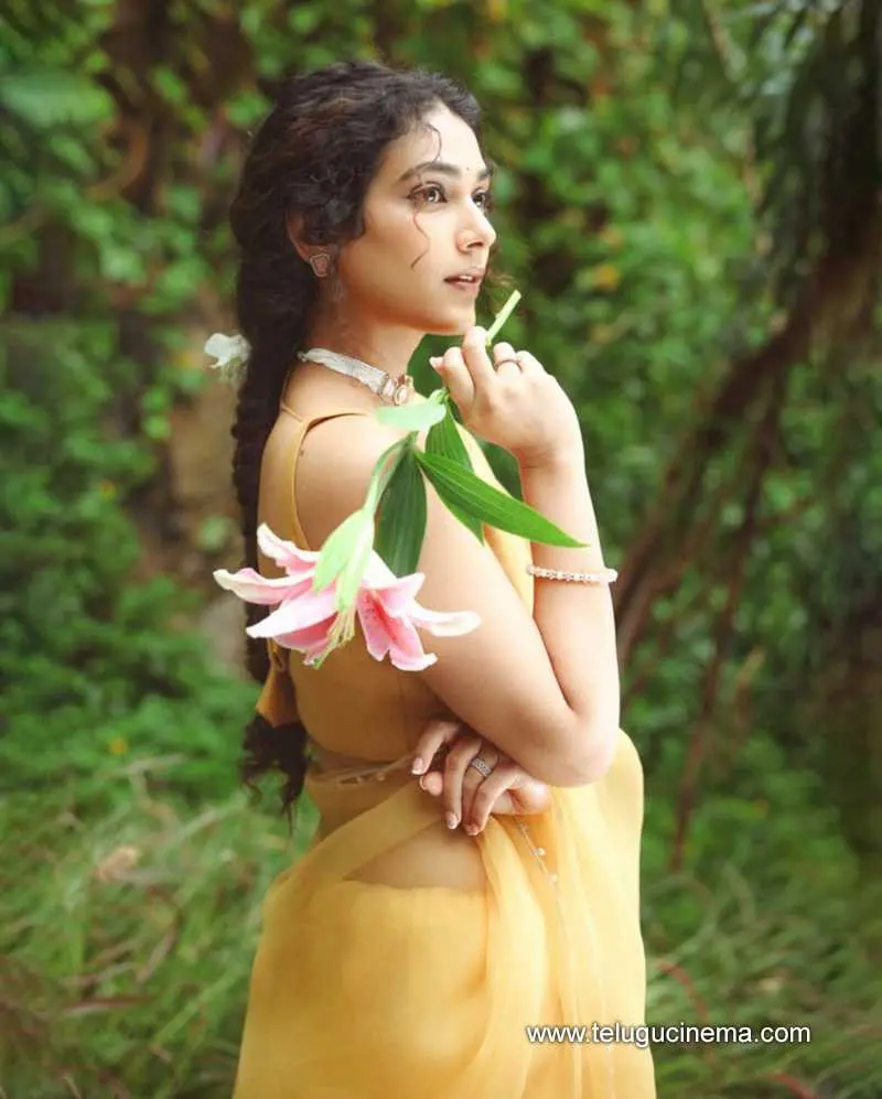 Aakansha Stills 280525 01