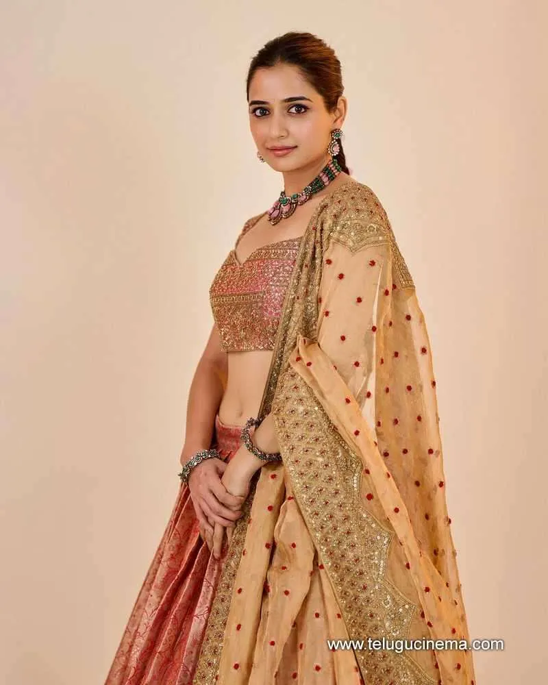 Ashika Stills 05052501