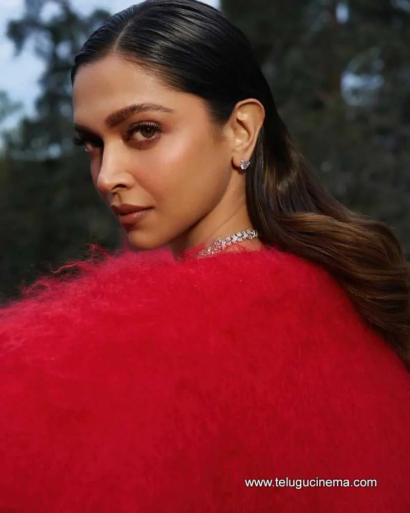 Deepika Stills 280525 01