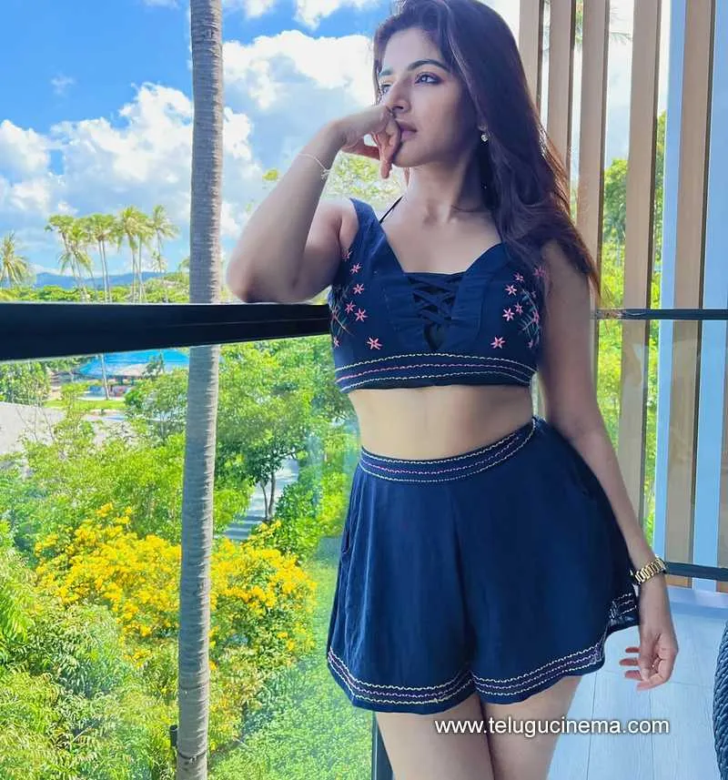 Iswarya Stills 160525 01