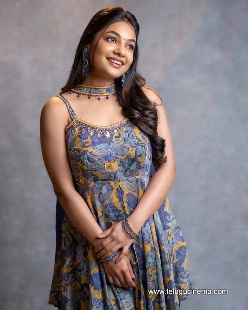 Ivana Stills 02052501