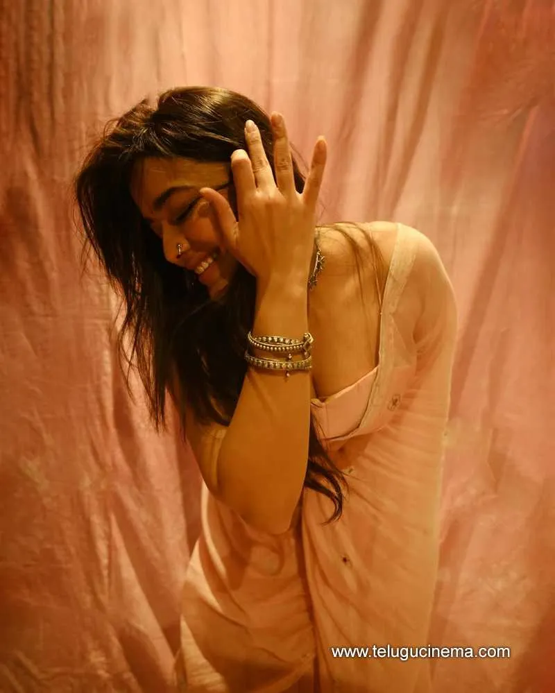Ketika Stills 150525 01