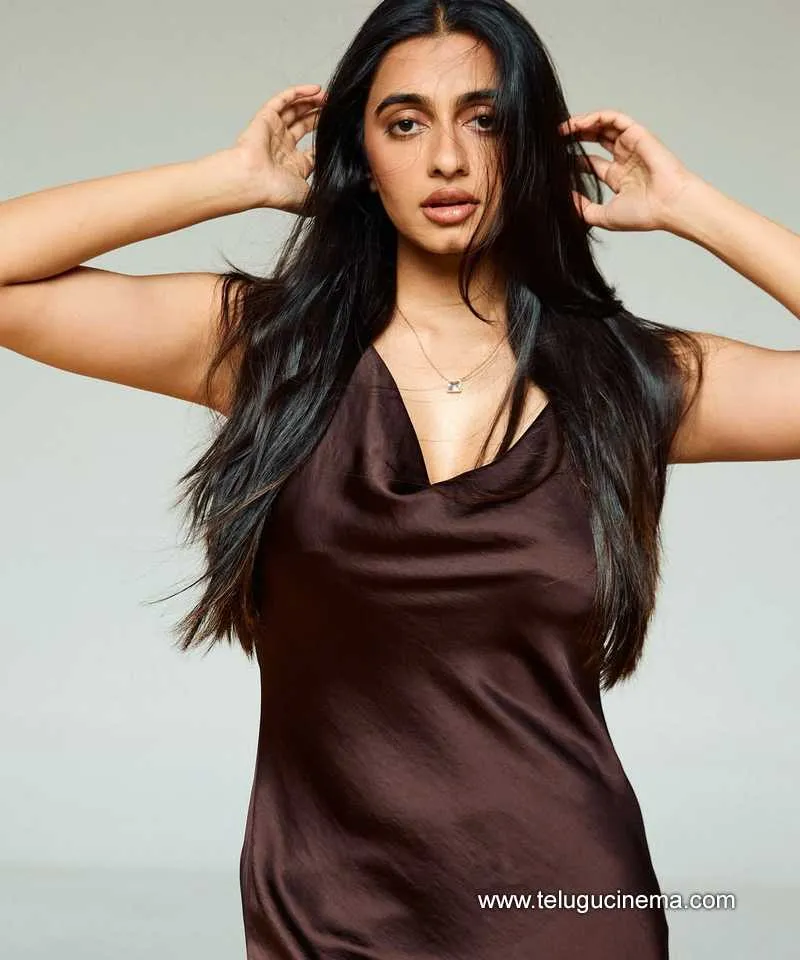 Manasa Stills 0100525 01