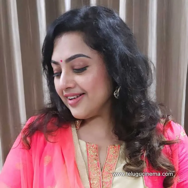 Meena Stills 080525 01