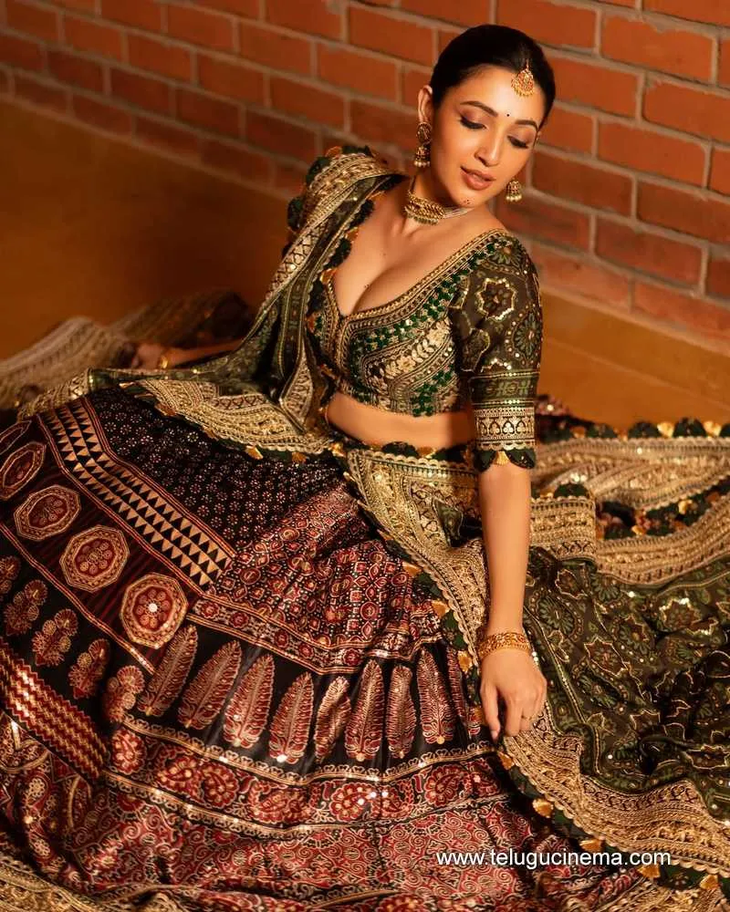 Nehashetty Stills 01052501