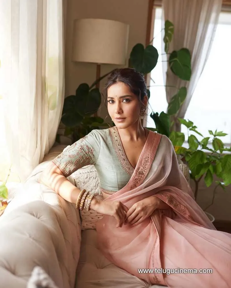Raashikhanna Stills 01052501