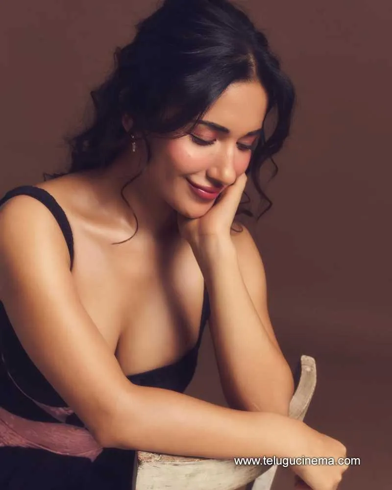 Ruhani Stills 160525 01