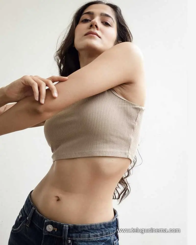 Simran Stills 260525 01