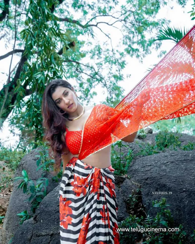 Vishnupriya Stills 150525 01