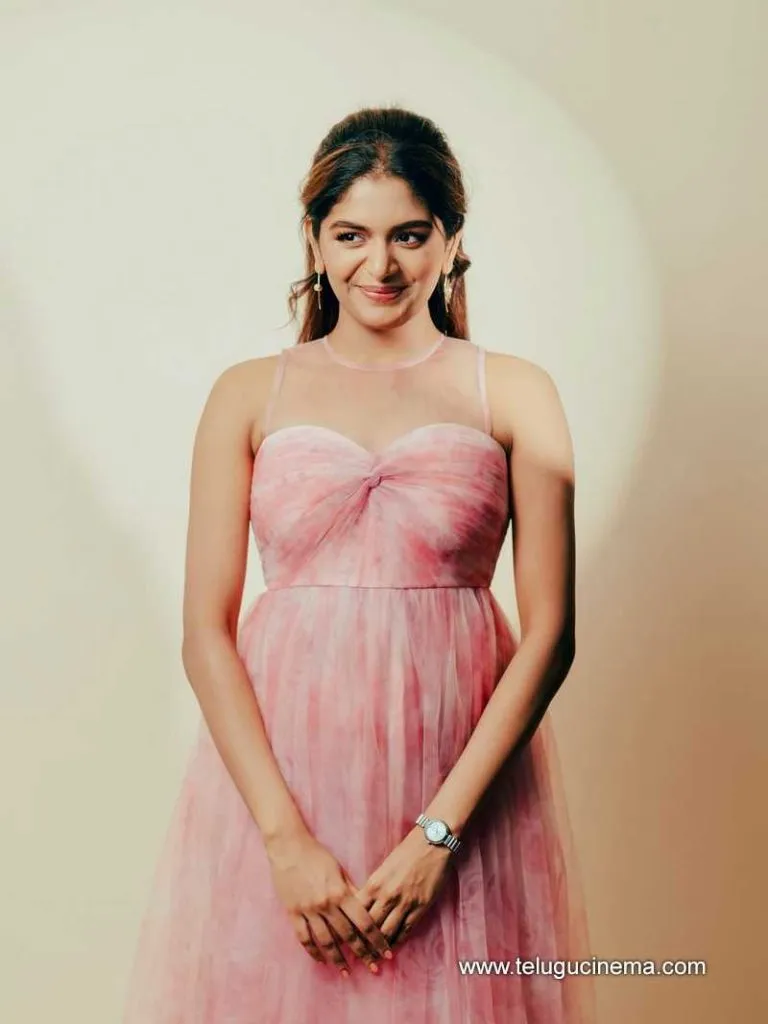 Aditi Stills 100625 01