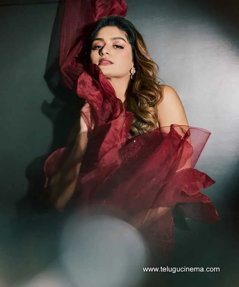 Aditi Stills 170625 01