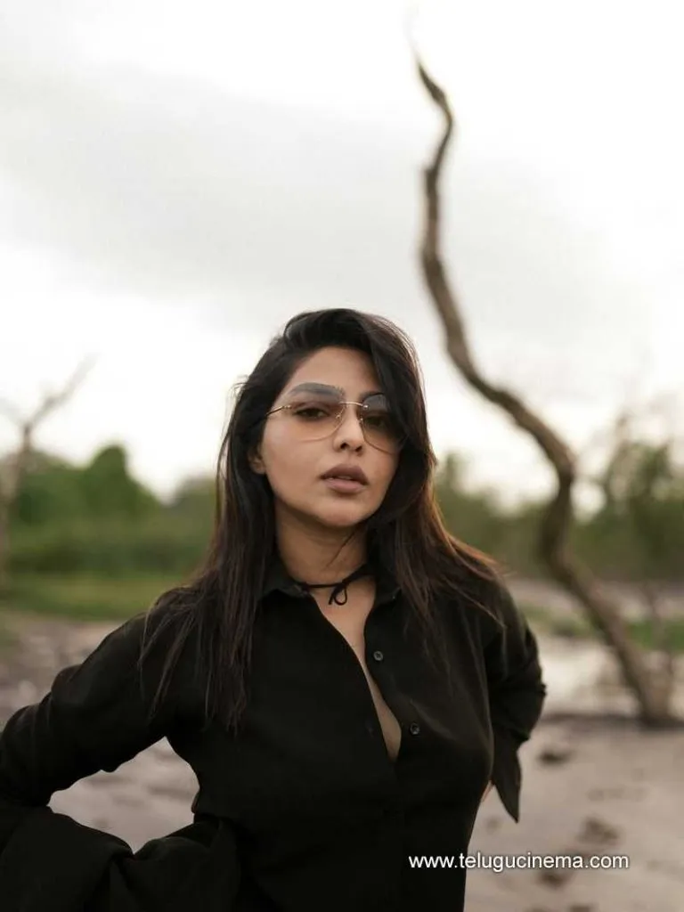 Aishwaryalekshmi Stills 230625 01