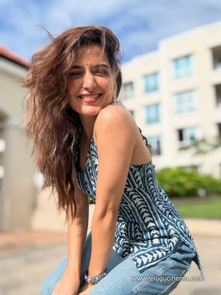 Ashika Stills 160625 01
