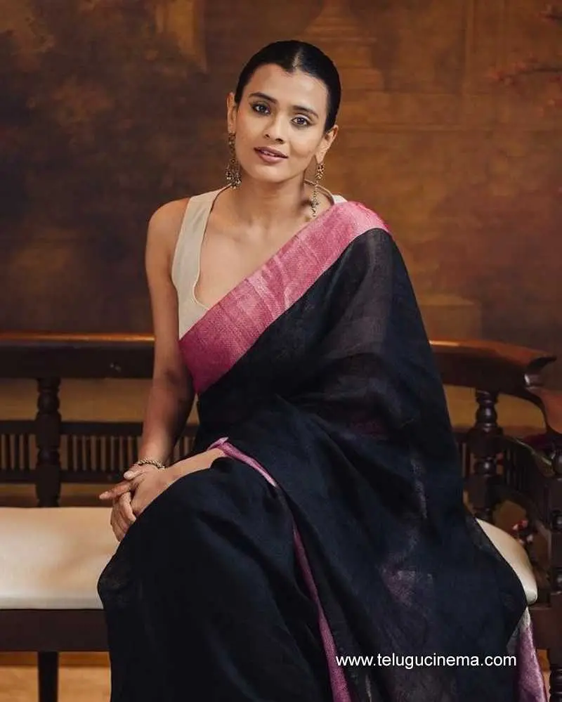 Hebah Stills 040625 01