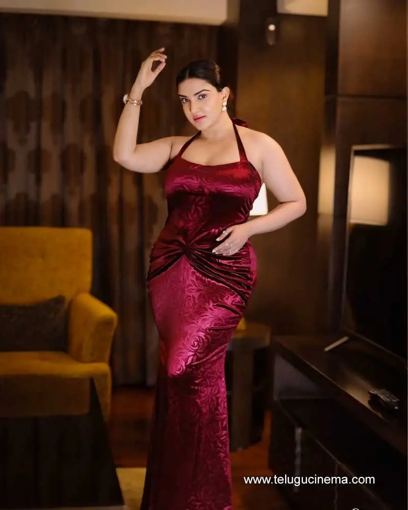 Honeyrose Stills 120625 01