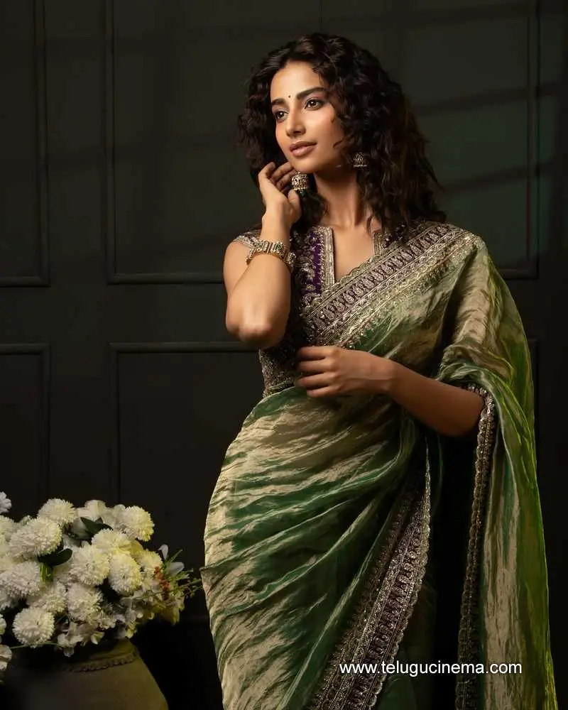 Meenakahi Stills 170625 01