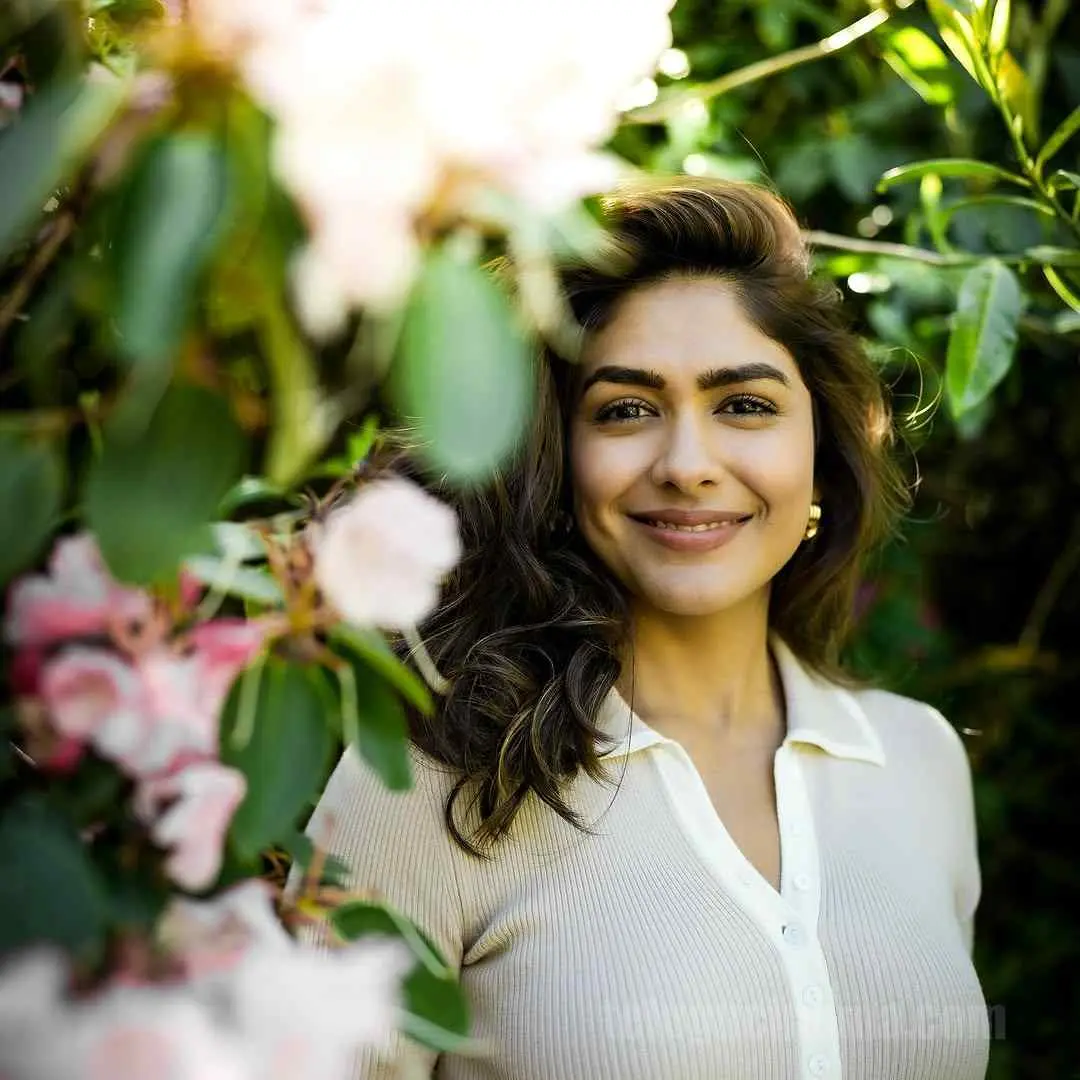 Mrunal Thakur