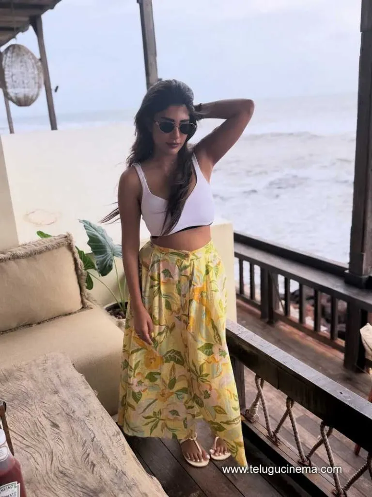 Pranitha Stills 120625 01 1