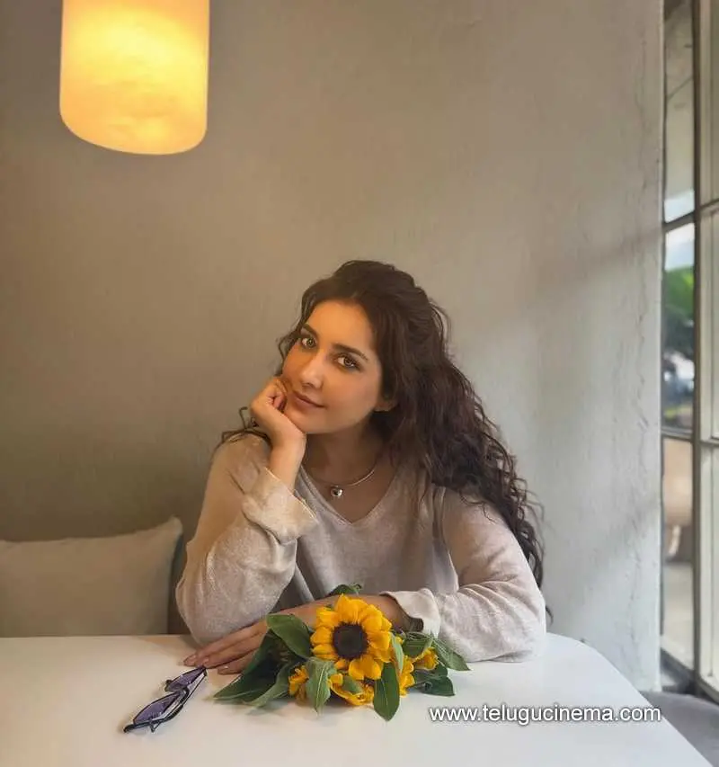Raashi Stills 110625 01