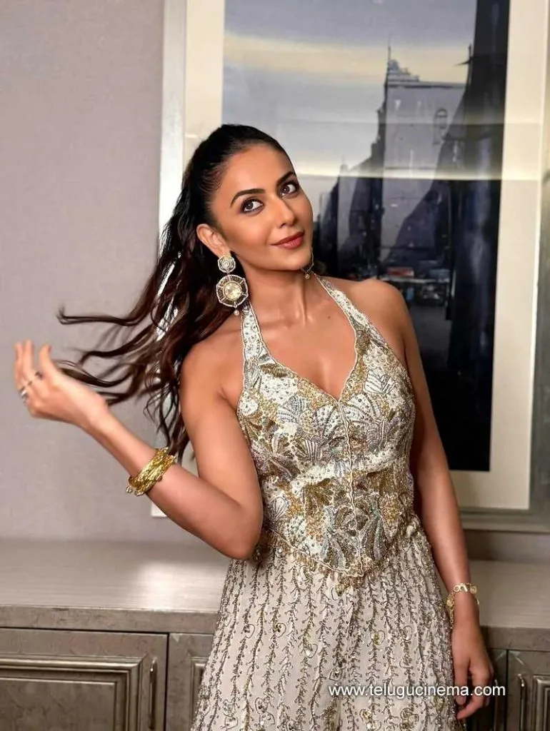 Rakul Stills 060625 01