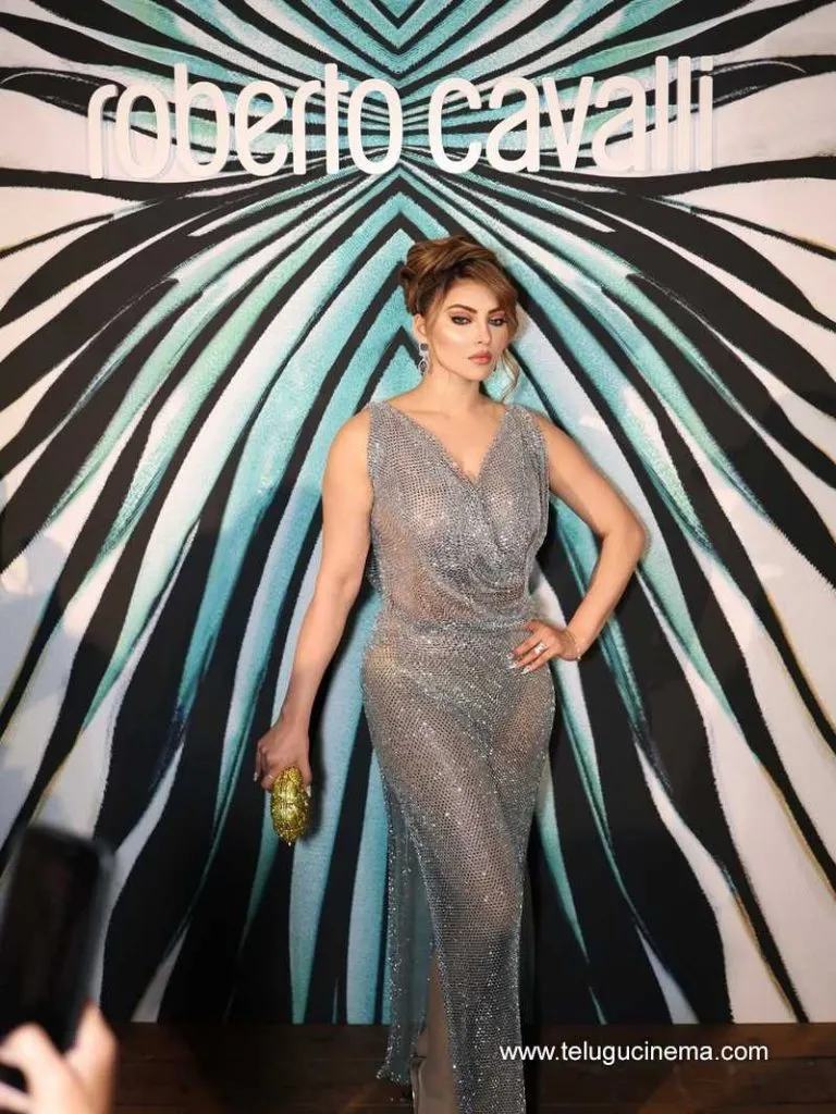 Urvashi Stills 040625 01