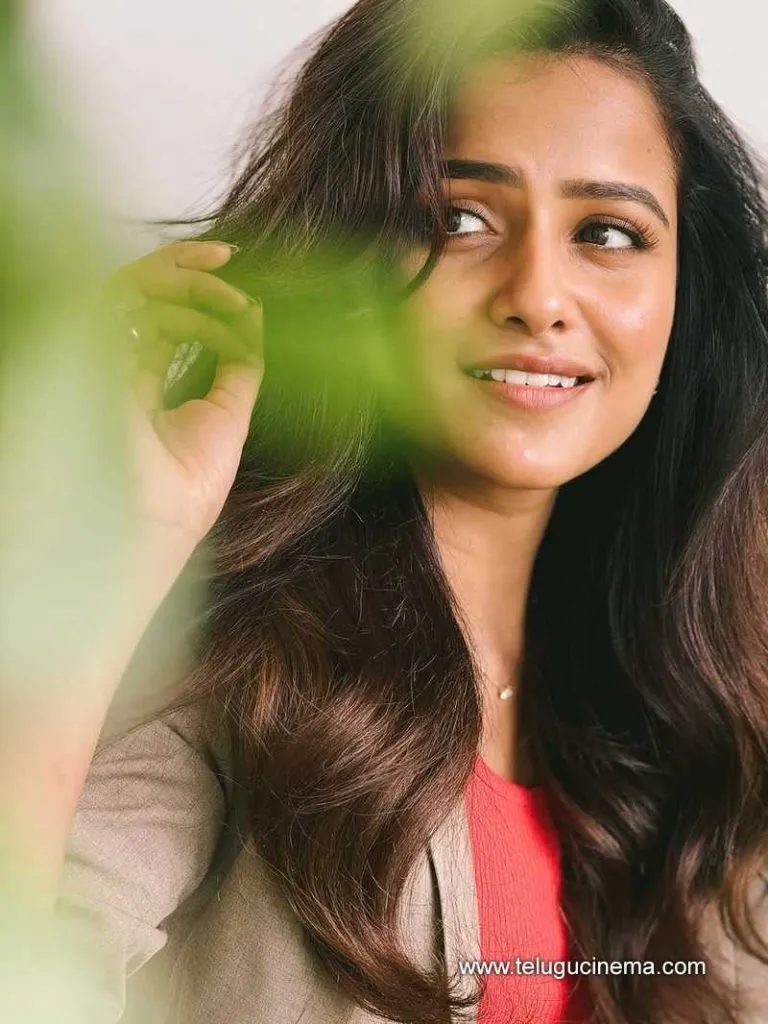 Vaishnavi Stills 180625 01