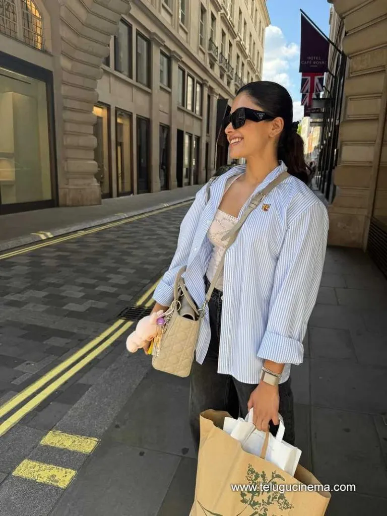 Rashmika Stlls 020725 01